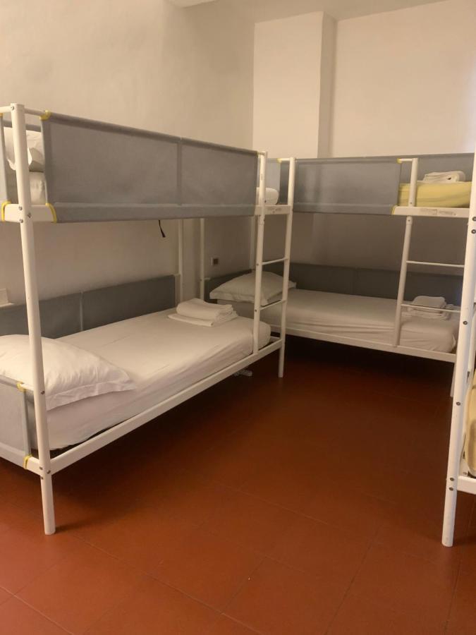 Hostal Short Stop *